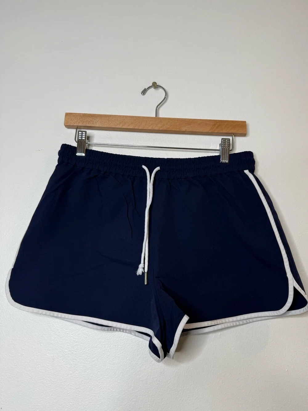 J Crew Retro Sporty Dolphin Mini Short size small in navy & white